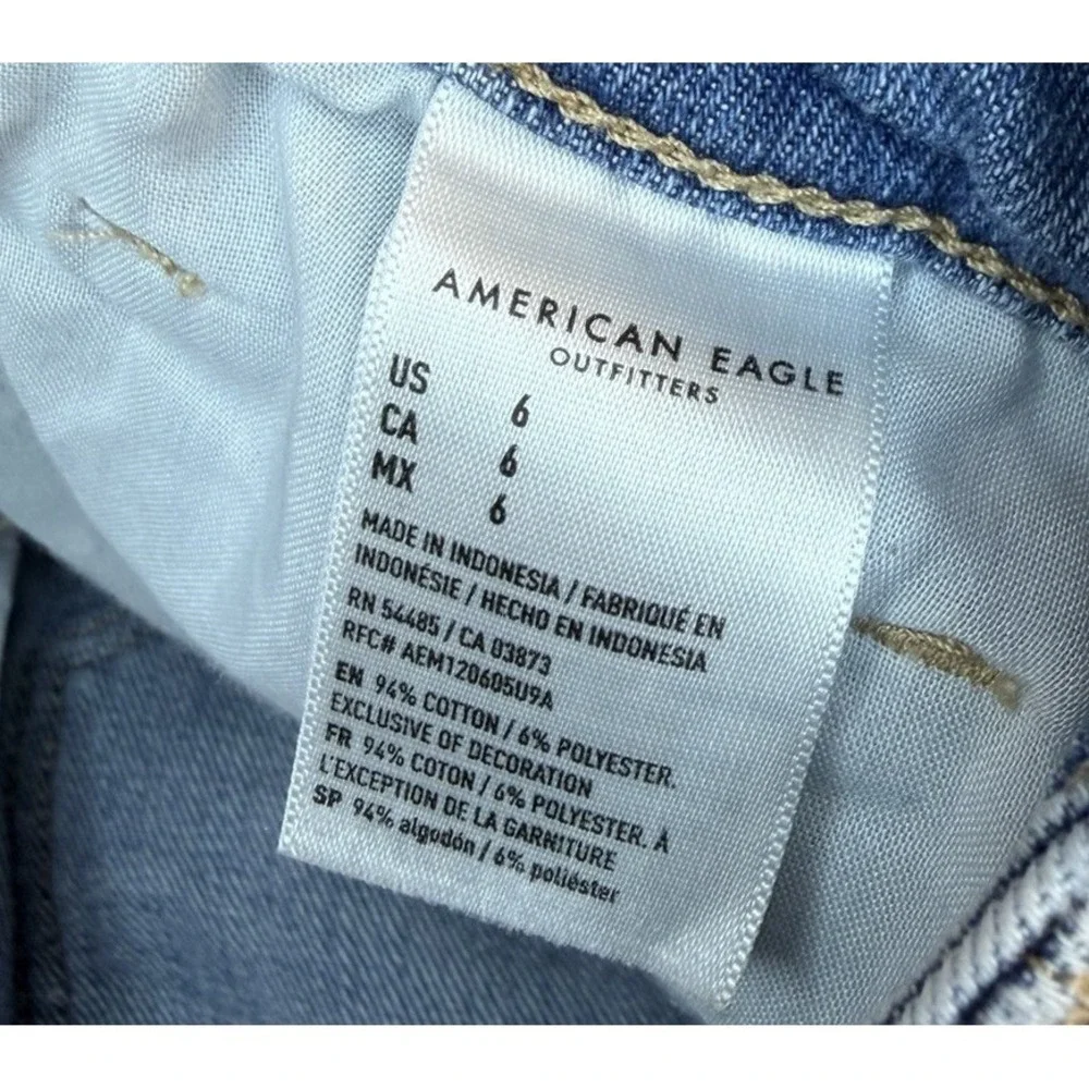 American Eagle Women's Cut Off Denim Shorts Size 6 Distressed Light Wash